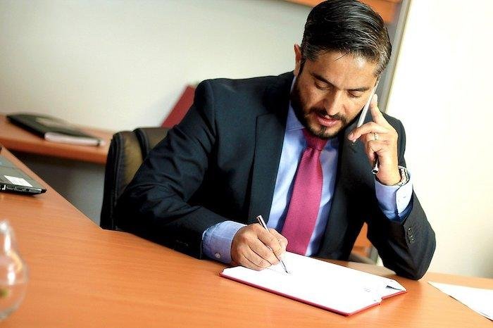 Piense como abogado para un examen legal exitoso.